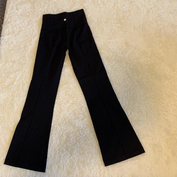 Lululemon flare leggings - Picture 3 of 4